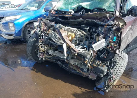 2016 Toyota Rav4 Xle z USA, uszkodzony, nr VIN 2T3RFREV1GW524424